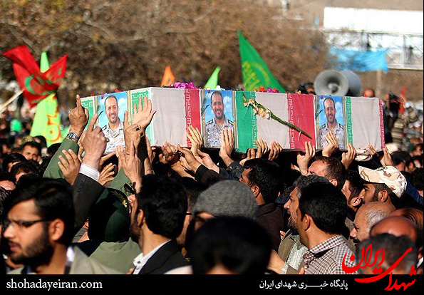 تصاویر/تشییع پیکر شهدای درگیری مرزسروان در شیراز