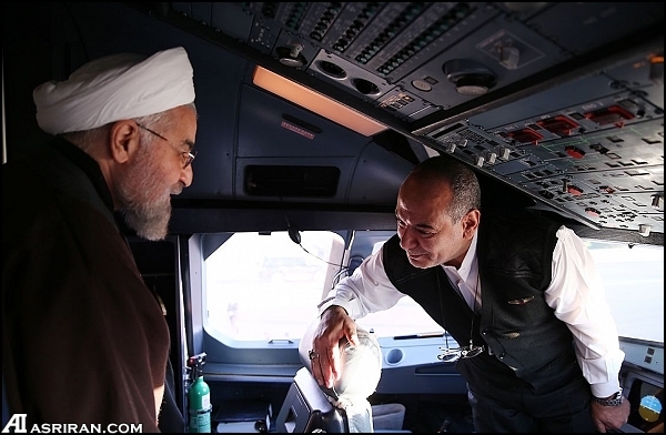 رئیس جمهور روحانی در کابین خلبان +عکس