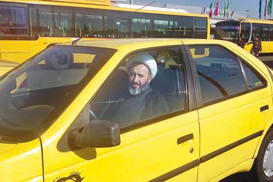 تنها روحانی مسافرکش خط تهران - قم + عکس