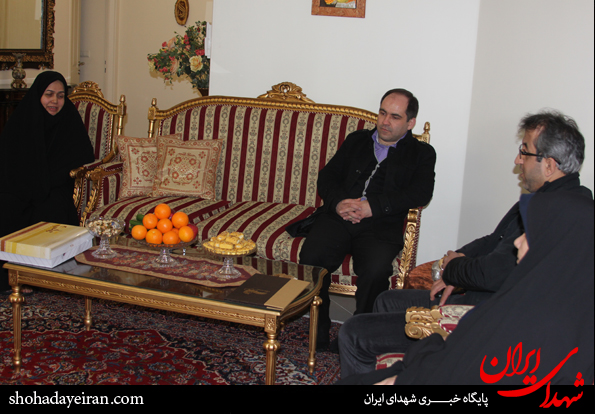 تصاویر/ دیدار اعضاء شهرداری با خانواده شهید رضا صالح