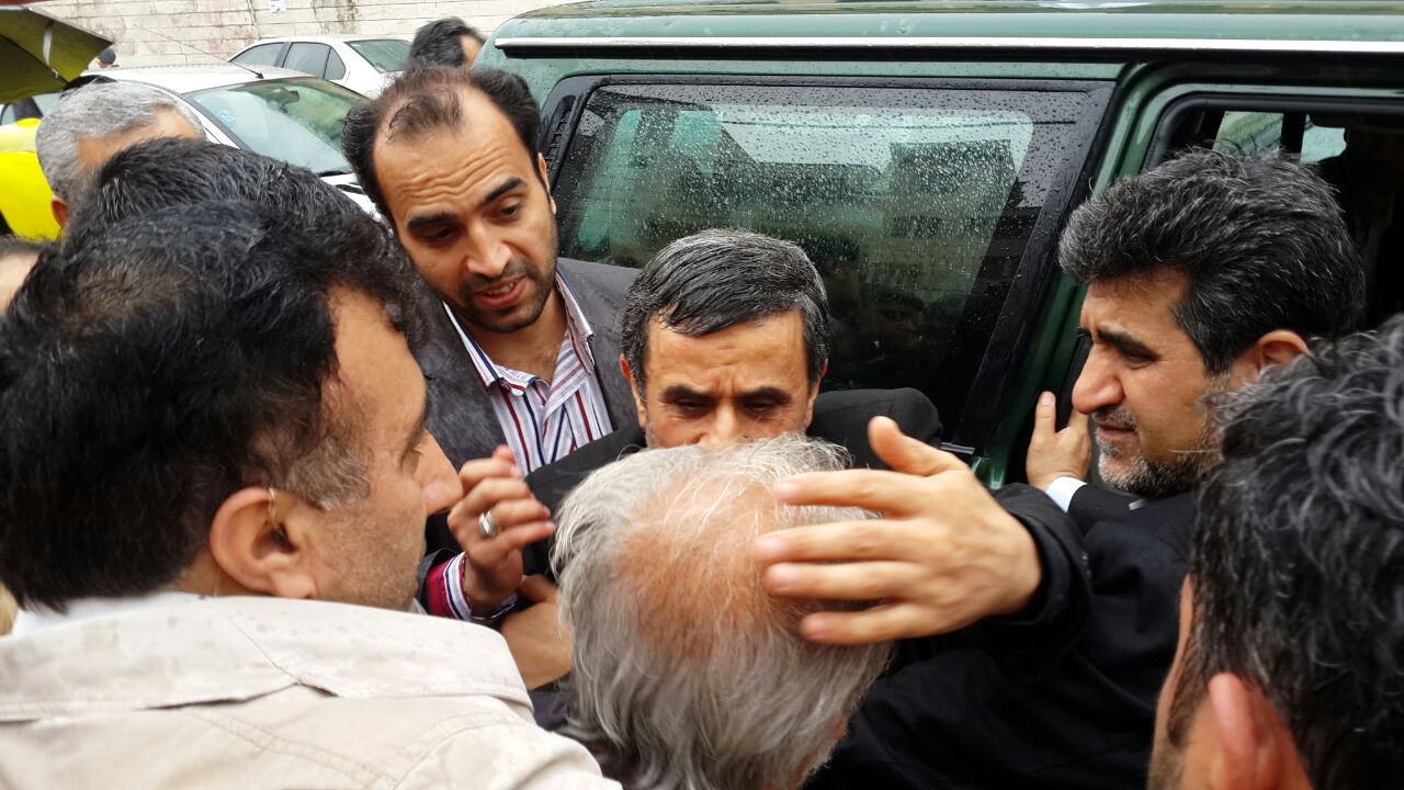 ورود احمدی نژاد به جمع راهپیمایان 22 بهمن +عکس 1