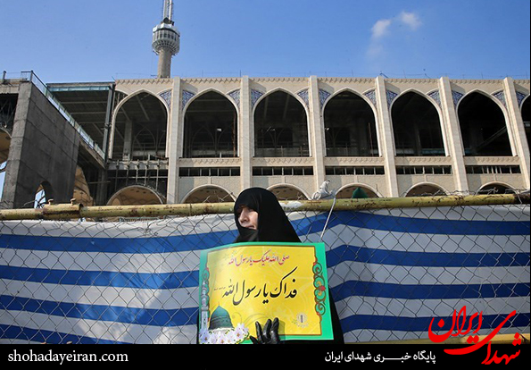تصاویر/راهپیمایی نمازگزاران تهرانی در اعتراض به هتک حرمت پیامبر(ص)