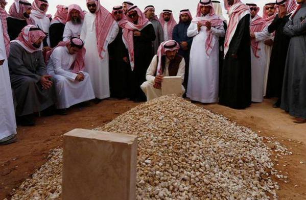 تصاویری از قبر ملک عبدالله در قبرستان العود