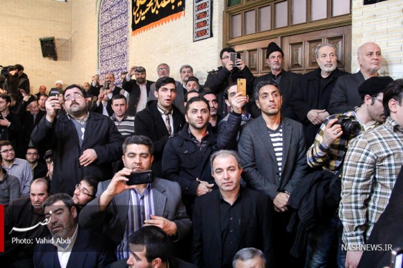 مربی سرشناس در مراسم والده احمدی‌نژاد+عکس