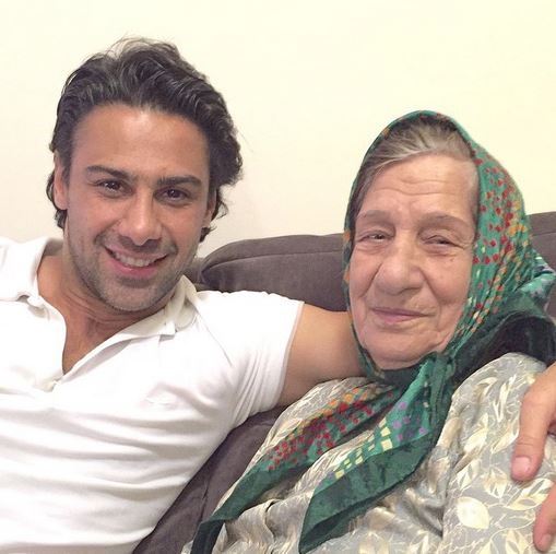 عکس/ فرهاد مجیدی در کنار مادربزرگش