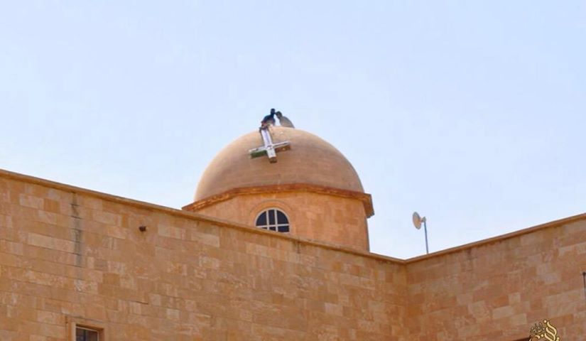 تروریست‌های داعش در کلیساهای نینوا! +عکس