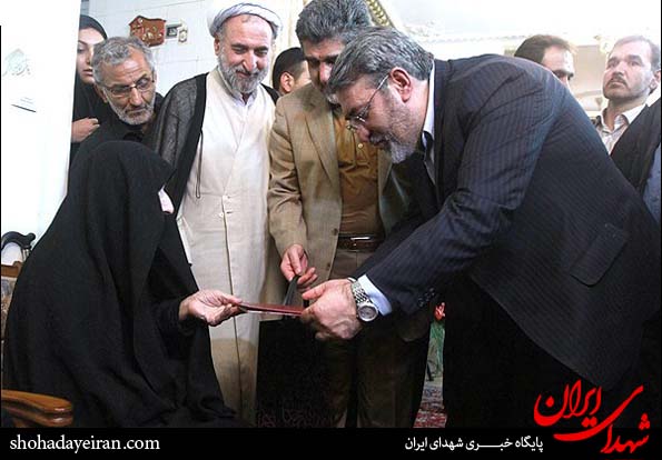 تصاویر/ دیدار وزیر کشور با خانواده شهیدان صادقی