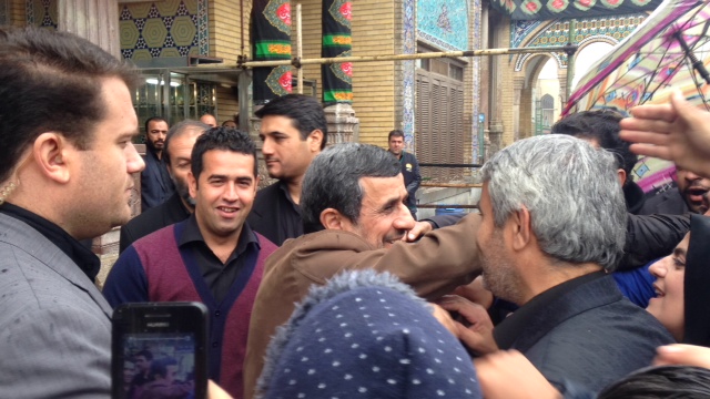 احمدی نژاد و الهام در مراسم عزاداری تاسوعا + تصاویر
