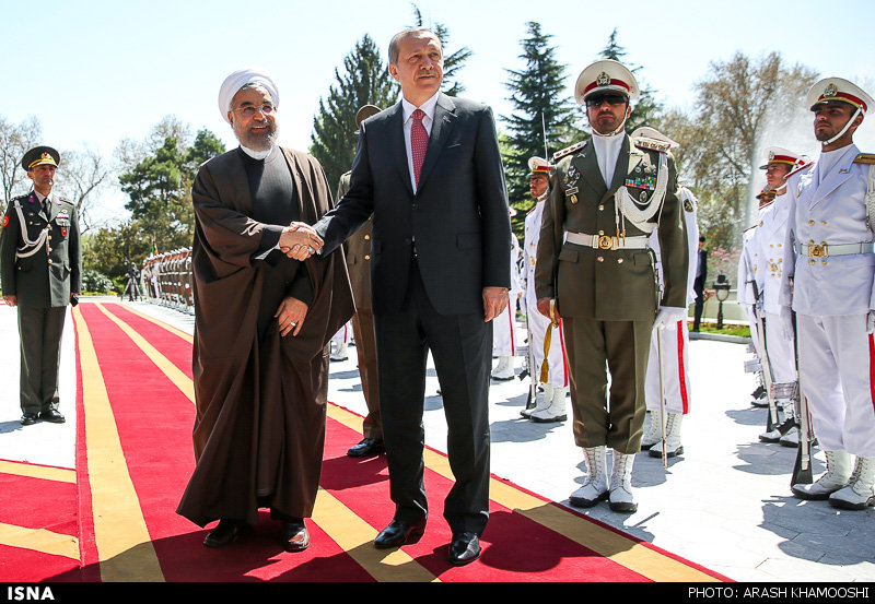 خوشحالی روحانی در استقبال از اردوغان +عکس