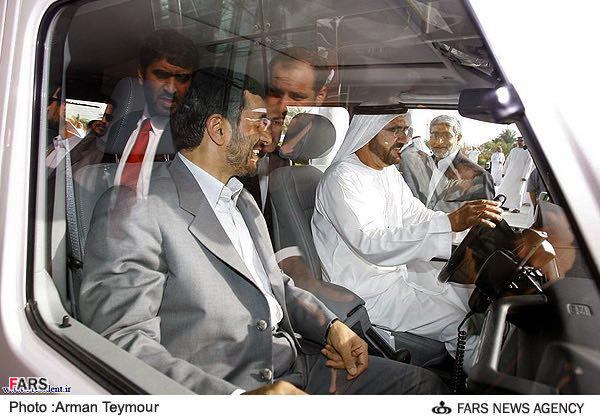 افتخار نخست‌وزیر امارات برای رانندگی احمدی‌نژاد+عکس