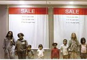 فروش سازماندهی شده دختران در خیابان!+عکس