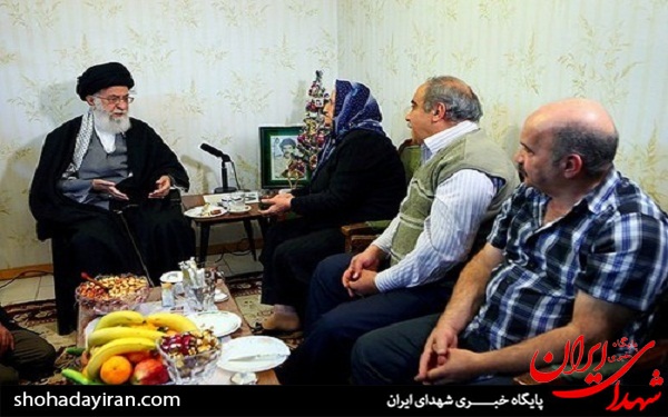 عکس /دیدار رهبری با خانواده‌ شهید آشوری