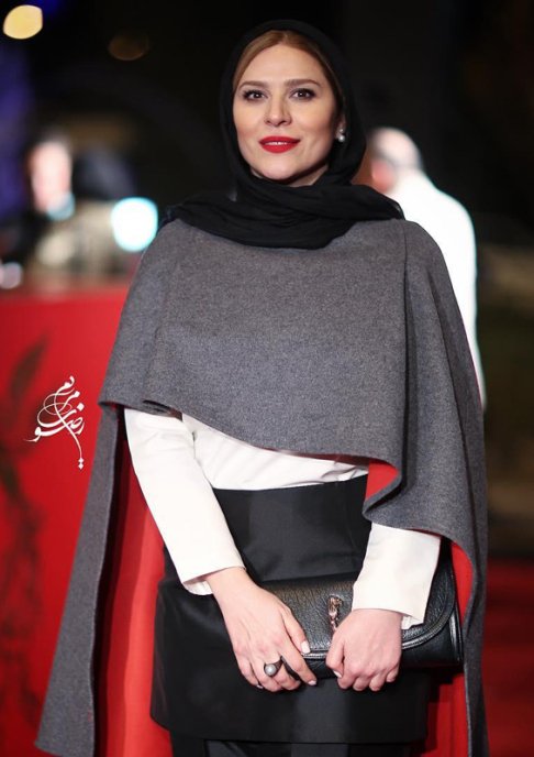 تیپ عجیب بازیگر زن در جشنواره فجر! + عکس