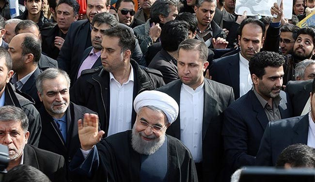 روحانی و هاشمی در راهپیمایی 22 بهمن +عکس