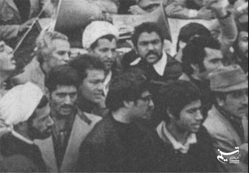 هاشمی و باهنر در راهپیمایی قبل از انقلاب+عکس
