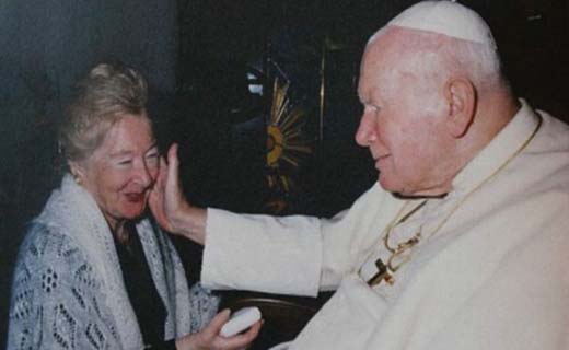 رابطه 30 ساله پاپ سابق با یک زن متاهل! + تصاویر