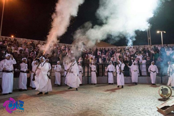 مراسم رقص سعودی‌ها با تفنگ سرپُر باروتی+تصاویر