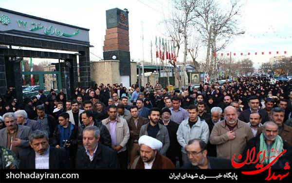 قفل شهرداری بر مزار شهدا! + عکس