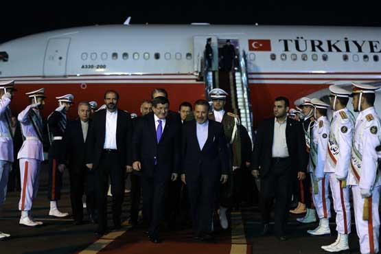 ورود نخست‌وزیر ترکیه و همسرش به تهران +عکس