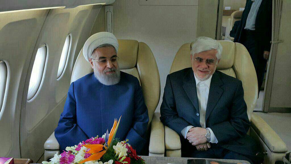حسن روحانی و عارف در راه سفر به یزد +عکس