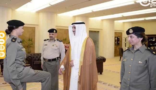 نگهبانان زن برای پارلمانِ مردانه در کویت! + عکس