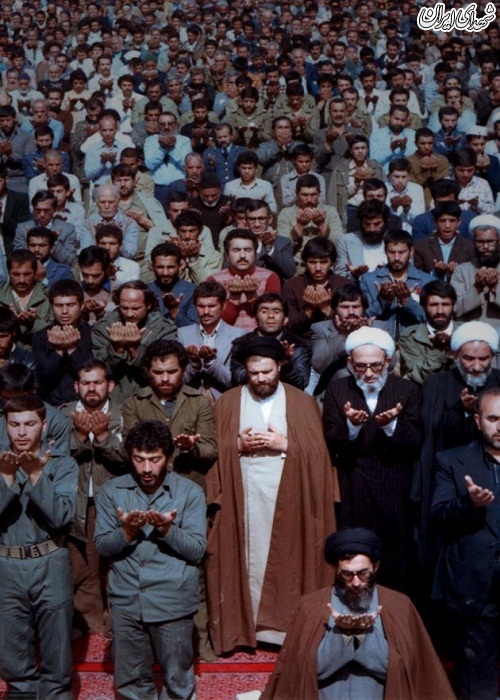 اقتدای یادگار امام راحل به رهبر انقلاب +عکس