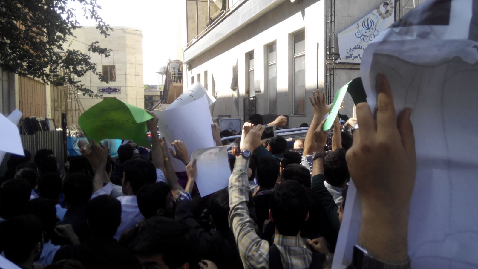 حواشی خروج هاشمی از دانشگاه امیرکبیر +تصاویر