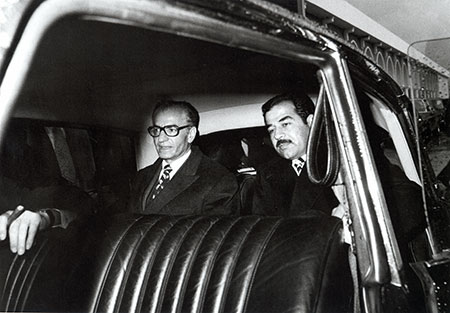 محمدرضا شاه و صدام  در داخل ماشین+ عکس