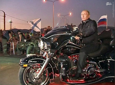 موتورسواری پوتین در کنار گرگ‌های زرد +تصاویر