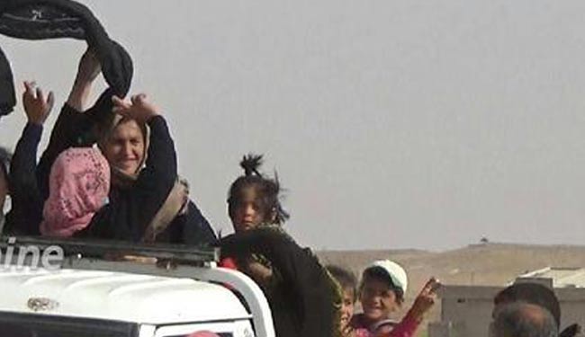 عکس‌هایی از زنان پس از خروج از کنترل داعش