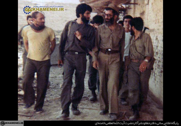 رهبر انقلاب و شهید جهان‌آرا در خرمشهر +عکس