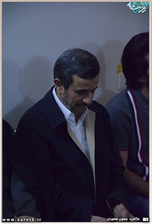 جلسه عشاق‌الحسین(ع) با حضور احمدی‌نژاد+عکس