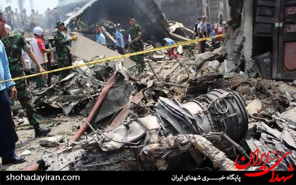 عکس/ سقوط هواپیمای نظامی اندونزی