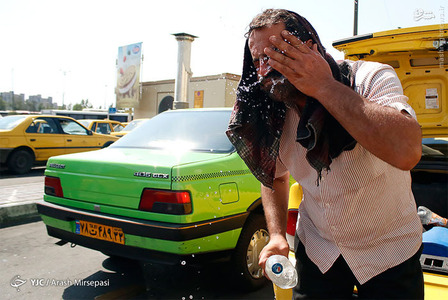 گرمای طاقت فرسای هوا در تهران+عکس