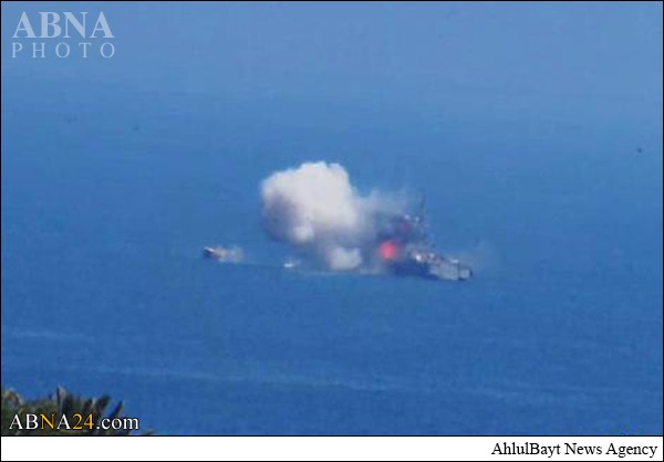 حمله موشکی داعش به یک کشتی مصری + عکس