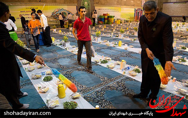 عکس/افطار در حرم حضرت عبدالعظیم الحسنی(ع)