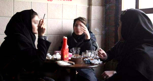 دلیل افزایش زنان سیگاری ایران+عکس