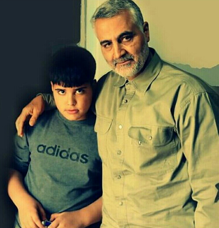 حاج قاسم و فرزند شهید فیروزی در یک قاب+عکس