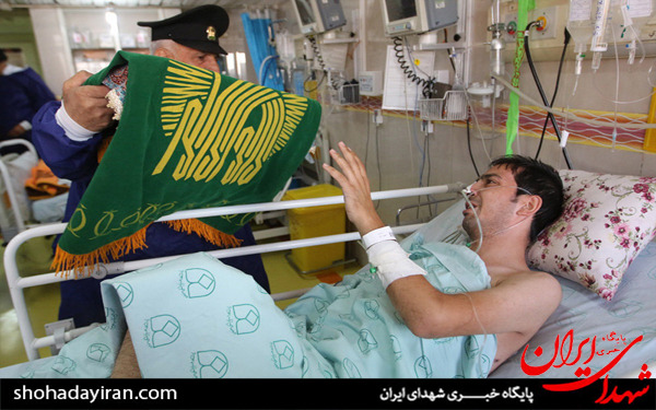 عکس/حضور خادمان حرم مطهر امام رضا (ع) در بیمارستان