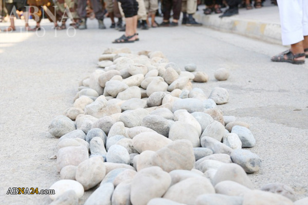 سنگسار مردعراقی به‌دست داعش+تصاویر