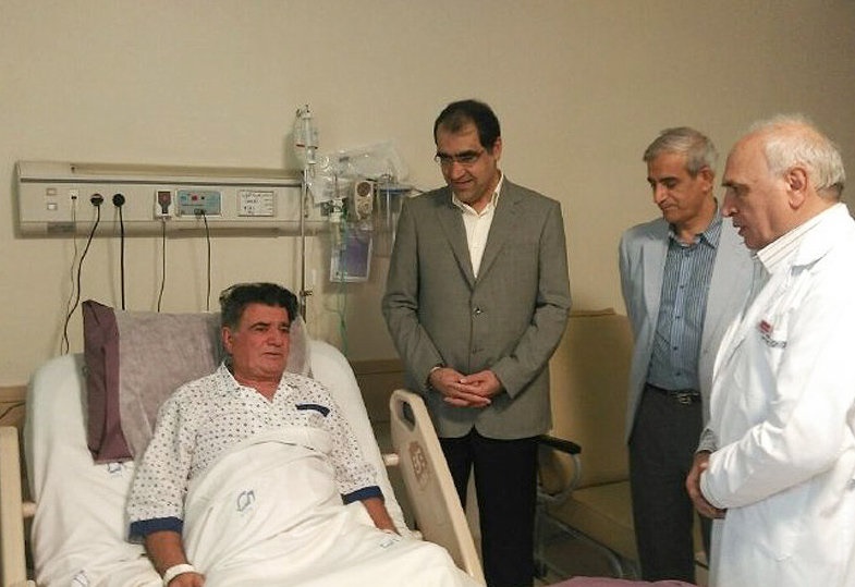 وزیر بهداشت هم از شجریان عیادت کرد! + تصاویر