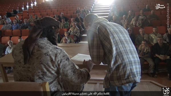 جزیه مسیحیان قریتین به داعش+تصاویر