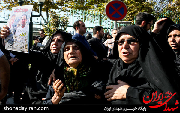 عکس/تشییع پیکر خبرنگار صدا وسیما از جانباختگان فاجعه منا -مسجد بلال