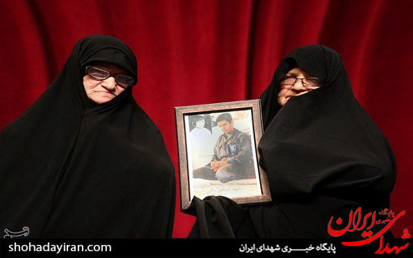 عکس/اکران فیلم «خاکستر و برف» با حضور مادران شهدا