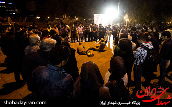 عکس/تئاتر خیابانی دفاع مقدس و حماسه حسینی در محوطه تئاتر شهر