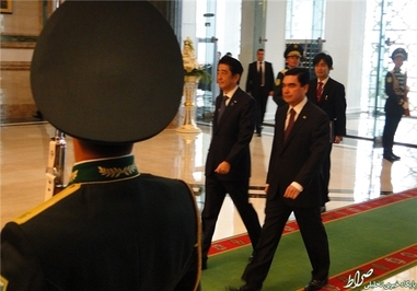 اسکورت نخست‌وزیر ژاپن بااسب +تصاویر