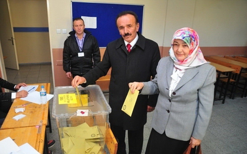 همسر این کاندیدا به او رای نداد! +عکس