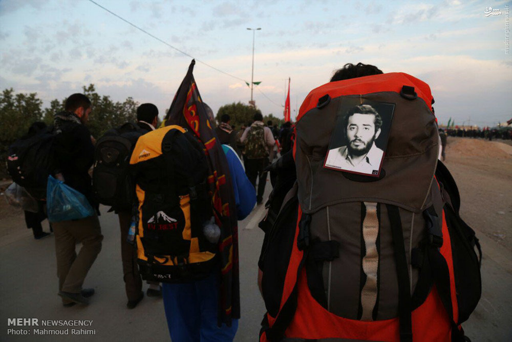 عکسِ شهید تندگویان در راهپیمایی اربعین حسینی