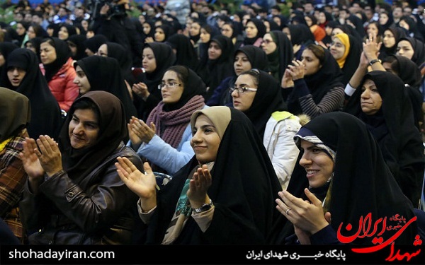 عکس/ حاشیه های مراسم روز دانشجو با حضور روحانی