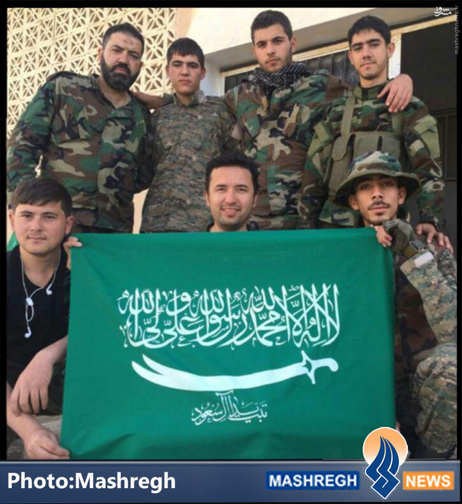 پرچم خاص در دستان مجاهدان فی‌سبیل‌الله+عکس